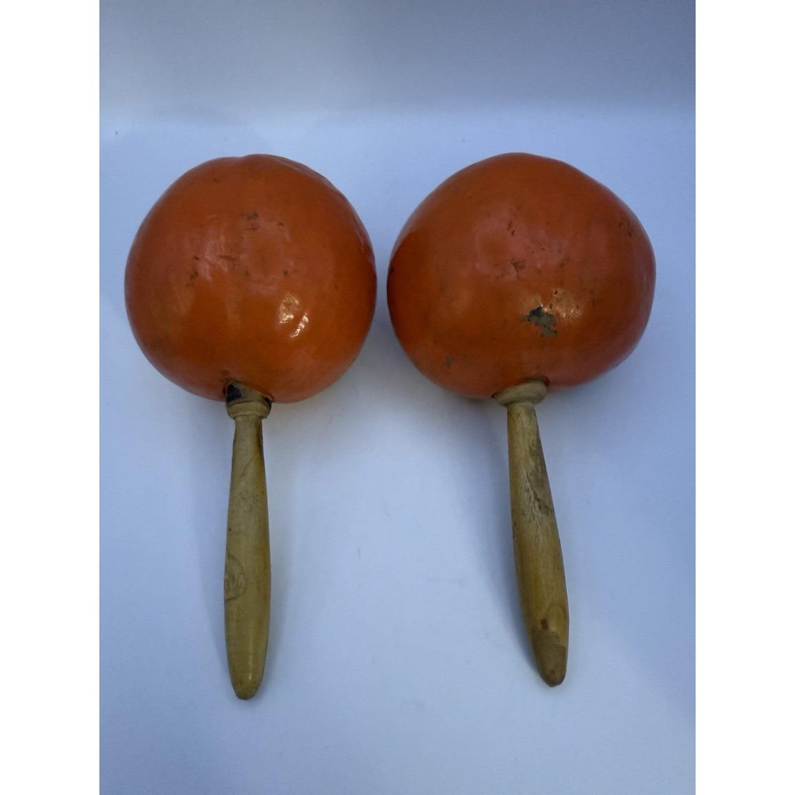 Vintage Hand Painted Florida Gourd Maracas Wooden Handle Pair Souvenir, photo 3 sur 4