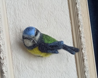 Needle Felted Bird Brooch - Handmade Wool Brooch
