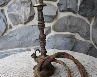 Elegant and complete small hookah pipe that goes back decades.