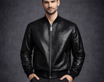Chaqueta bomber de piel de cocodrilo negra para hombre: estilo urbano con relieve y bajo acanalado.