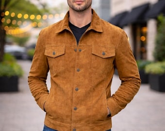 Chaqueta estilo camionero de ante color canela con líneas clásicas del Oeste