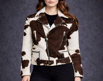Chaqueta de piel de vaca para mujer: estilo motero con pelo y ribete natural estilo western.
