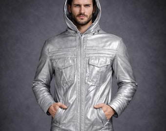 Chaqueta utilitaria plateada con cremallera frontal y corte urbano esculpido