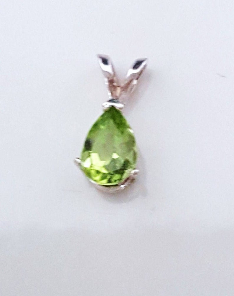 Peridot Birthstone Pendant Necklace August Image 0