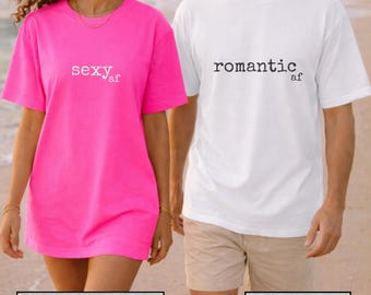 Koszulka Soft & Spicy AF – Przytulna, Kochana, Kochająca, Romantyczna, Seksowna lub Słodka – Zabawna Koszulka z Grafiką