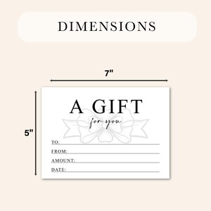 K&ouml;nnte beinhalten: Eine wei&szlig;e Geschenkkarte mit dem Text "A GIFT for you" und Zeilen f&uuml;r Empf&auml;nger, Absender, Betrag und Datum. Die Karte ist 17,78 cm breit und 12,7 cm hoch.