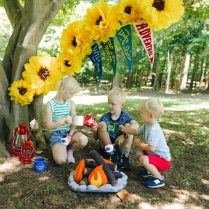 Collezione Girasoli (set di 5 fiori), parete di fiori di carta, festa in campeggio estivo, fiori di carta velina, girasoli giganti, foresta boschiva