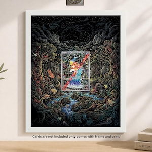 Pode incluir: Uma impress&atilde;o de arte emoldurada com uma paisagem de fantasia detalhada com uma cachoeira e uma imagem retangular central. A obra de arte &eacute; definida contra um c&eacute;u escuro e estrelado e cercada por &aacute;rvores e folhagens intrincadas. O texto na parte inferior diz: "Os cart&otilde;es n&atilde;o est&atilde;o inclu&iacute;dos, vem apenas com moldura e impress&atilde;o."