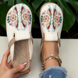 Embroidered Floral Canvas Mules Women’s Boho Slip On Shoes Handmade Ethnic Espadrille Slippers Casual Summer Flats