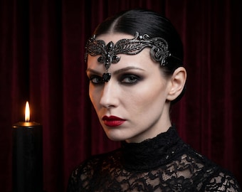 Goth Krone Stirnkette, Böse Königin Kopfschmuck, Black Crystal Gothic Hochzeit, Dark Heart Kopfkette, Vampir Hexe Cosplay, Halloween