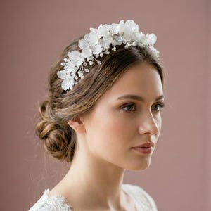 Weiße Blumen Brautkrone, Perle Kristall Hochzeit Blumenkopfschmuck für Braut