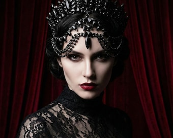 Black Crystal Tiara, Goth Crown Gothic Wedding Headpiece, Dark Queen Halloween Crown, Cosplay Witch Tiara, Vampire Crown, Black Bridal Crown