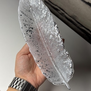 Epoxidharzschale „Feder“ | Resinschale | Resintablett | Untersetzer | Federschale | Schmuckschale | Schlüsselbrett | Resinart | Epoxyfeather