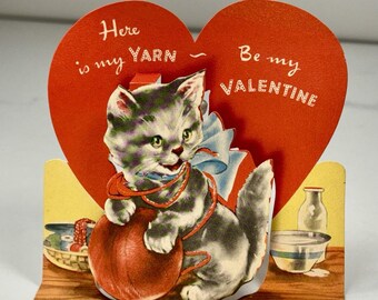 Vintage 1920s Gibson Valentine Card Cat w Yarn Pop-Up Stand Up Heart GB P7109-A