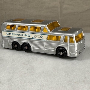 グレイハウンド　バス　シーニークルーザー　アメリカン雑貨 1/43 アメリカ グレイハウンド シーニクルーザー ホワイト シルバー