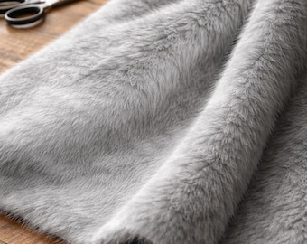 Luxury Faux Fur Fabric by the Yard, Soft Plush Fur Fabric for Coat, Vest & Jacket Sewing, Winter Fashion Fabric 150 cm Wide