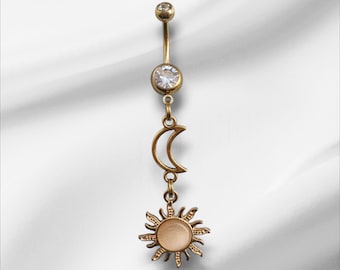 Piercing para ombligo estilo boho con colgante de luna y sol de cristal de circonita cúbica y acero quirúrgico dorado - Hipoalergénico, calibre 14G