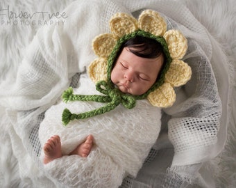 Newborn Flower Bonnet, Newborn Daisy Hat, Daisy Bonnet, Flower Bonnet, Newborn Photo Prop, Newborn Girl Prop, Baby Bonnet, Soft Chunky Hat