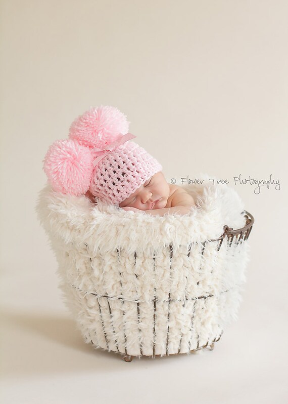 Newborn Pom Pom Hat, Newborn Photo Prop, Pink Pom Pom Hat, Girly Hat, Girl Photo Prop, Newborn Crochet Hat, Hat With Bow, Pink Infant Hat
