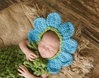 Newborn Flower Bonnet, Newborn Blue Bell Hat, Newborn Photo Prop, Baby Bonnet, Flower Hat, Crochet Baby Hat, Newborn Easter Hat. Halloween