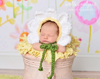 Newborn Flower Bonnet, Newborn Daisy Hat, Daisy Bonnet, Flower Bonnet, Newborn Photo Prop, Newborn Girl Prop, Baby Bonnet, Soft Chunky Hat