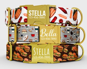 Puede incluir: Tres collares para perros con hebillas doradas. El collar superior tiene un fondo blanco con perritos calientes y condimentos. El collar del medio tiene un fondo gris con tazas de café y pasteles. El collar inferior tiene un fondo marrón con hamburguesas. Cada collar tiene un nombre y un número de teléfono.