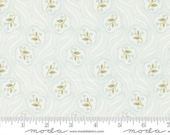 Honeybloom by 3 Sisters  - Posey Blender - White - Moda 44345 11 - REMNANT