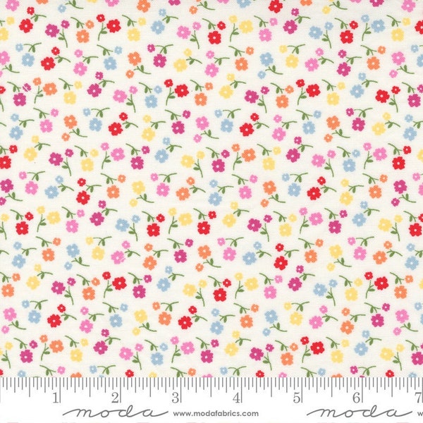 Zinnia by April Rosenthal - Sm Floral - Multi - Moda 24134 11 - REMNANT