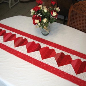 Be My Valentine Table Runner PATTERN ONLY image 1