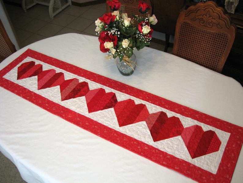 Be My Valentine Table Runner PATTERN ONLY image 1