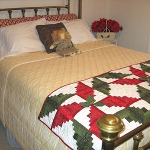 Poinsettia Bed Warmer/Table Runner Pattern