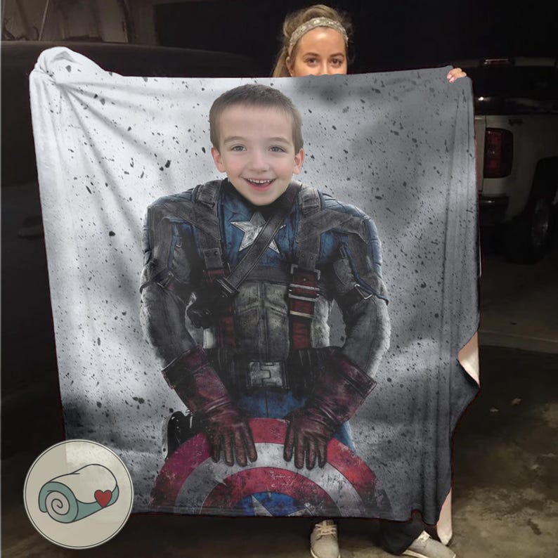 Peut inclure: Ensemble de trois tasses en c&eacute;ramique avec une finition mate et mouchet&eacute;e. Les tasses sont de couleur cr&egrave;me, gris clair et gris fonc&eacute;. Chaque tasse a un design simple et minimaliste avec une anse arrondie.