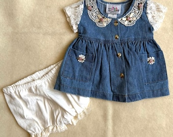 Conjunto vintage de los 90 de vestido y bombachos de la marca It's Baby para niñas de 3 a 6 meses, color azul con encaje floral.