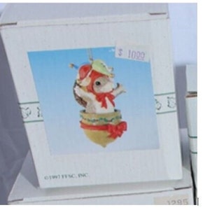 CHARMING TAILS McKnzie Jack In Box  - Ornament 86/709 - Retired  - Dean Griff - HTF