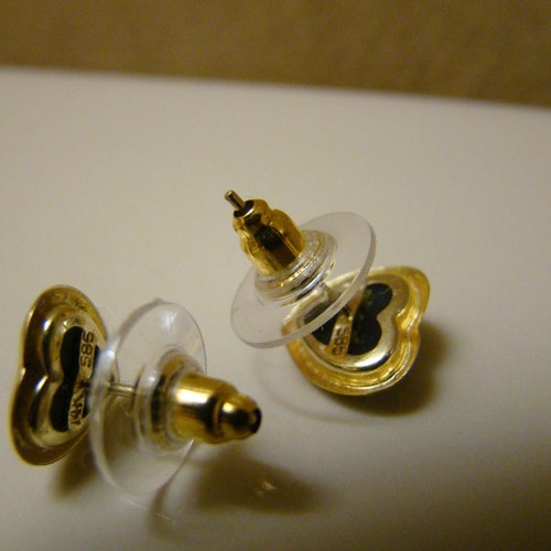 ONYX 14K Earrings - shops Yellow Gold Heart Shape Earrings