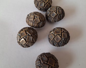 Vintage hollow metal buttons