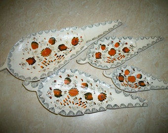 Painted wooden serving trays, nested set of four 6 to 12 inches, vintage wood ware
