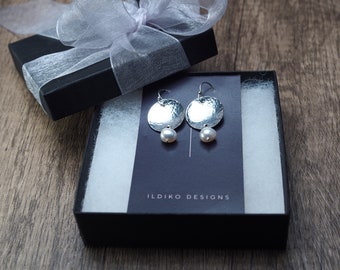 White Freshwater Pearl drop off Sterling Silver Circular Disc Dangly Earrings, Minimalist Jewelry, Ildiko Jewelry