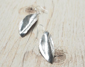 hammered sterling silver solid leaf shape dangle earrings, ildiko jewelry, minimalist jewelry