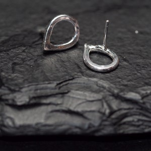 small hammered sterling silver teardrop outline studs, ildiko jewelry, minimalist jewelry image 5