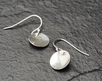 small hammered sterling silver solid circle disc drop earrings, ildiko jewelry, minimalist jewelry