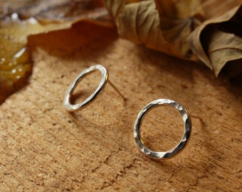 hammered sterling silver open circle stud earrings, ildiko jewelry, minimalist jewelry