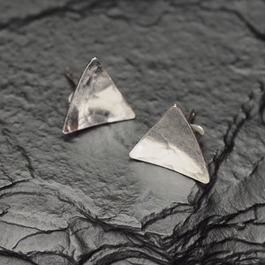 hammered sterling silver triangle studs ildiko jewelry long pointed isosceles triangle earrings