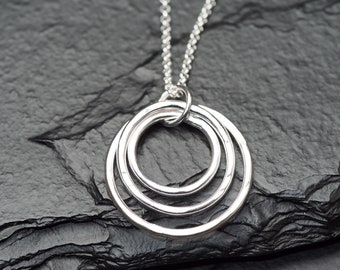 three generations hammered three sterling silver circles pendant on short chain necklace, ildiko jewelry, minimalist jewelry