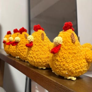 Stardew Valley Huhn häkeln Plüsch Schlüsselanhänger | Handgemachte Heilung süße Huhn mit Ei Charm Spiel Geschenk Sammler Dekor