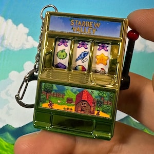 Stardew Valley ジュニモ ガチャポン キーホルダー | ハンドメイド ミニ カプセルマシン バッグチャーム | Stardew Valley ファンアート ギフト