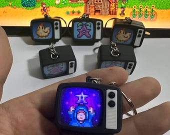 Stardew Valley mini-tv-sleutelhanger met statisch geluid | Schattig ontwerp met kip, stervrucht en sauskoningin | Cadeau op batterijen van 2 cm