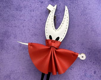 Hollow Knight Silksong Hornet Keychain: Handmade Leather Game Amulet