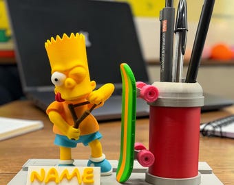 Personalisierter Bart Stiftehalter mit Schleuder - Die Simpsons Schreibtisch Organizer, Skateboard und Stiftehalter, Benutzerdefinierte Name Schreibtischdekoration