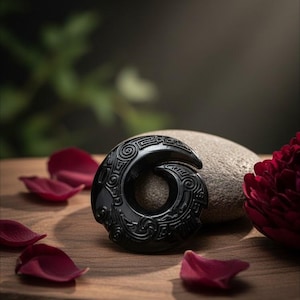Black Glass Spiral Pendant Necklace – Zen-Inspired Yin Yang Amulet for Balance & Protection, Minimalist Carved Jewelry Gift